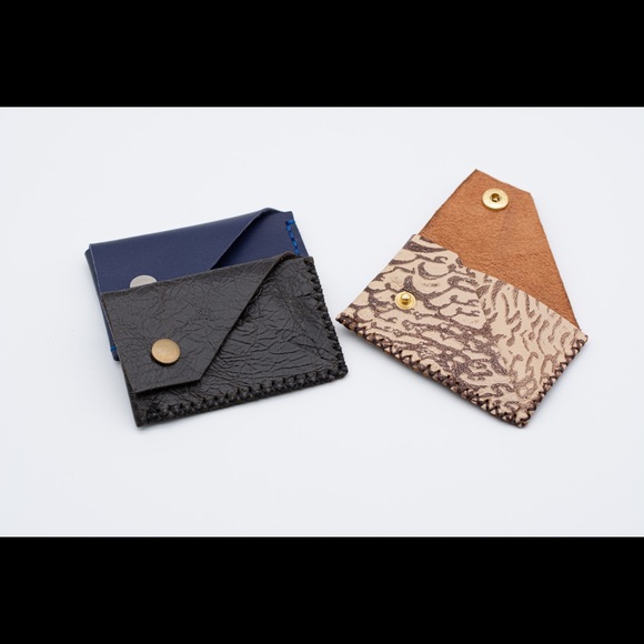 Leather card holder - Picture 2 of 3